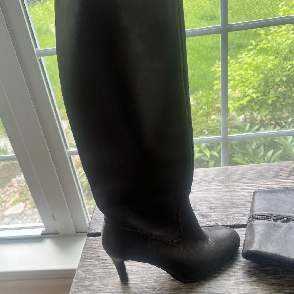 Ralph Lauren Boots size 6